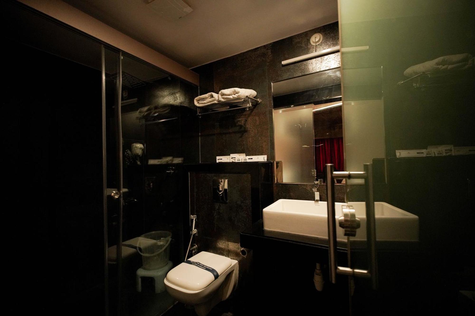 Cliff Embassy Banquet And Suites シモガ エクステリア 写真
