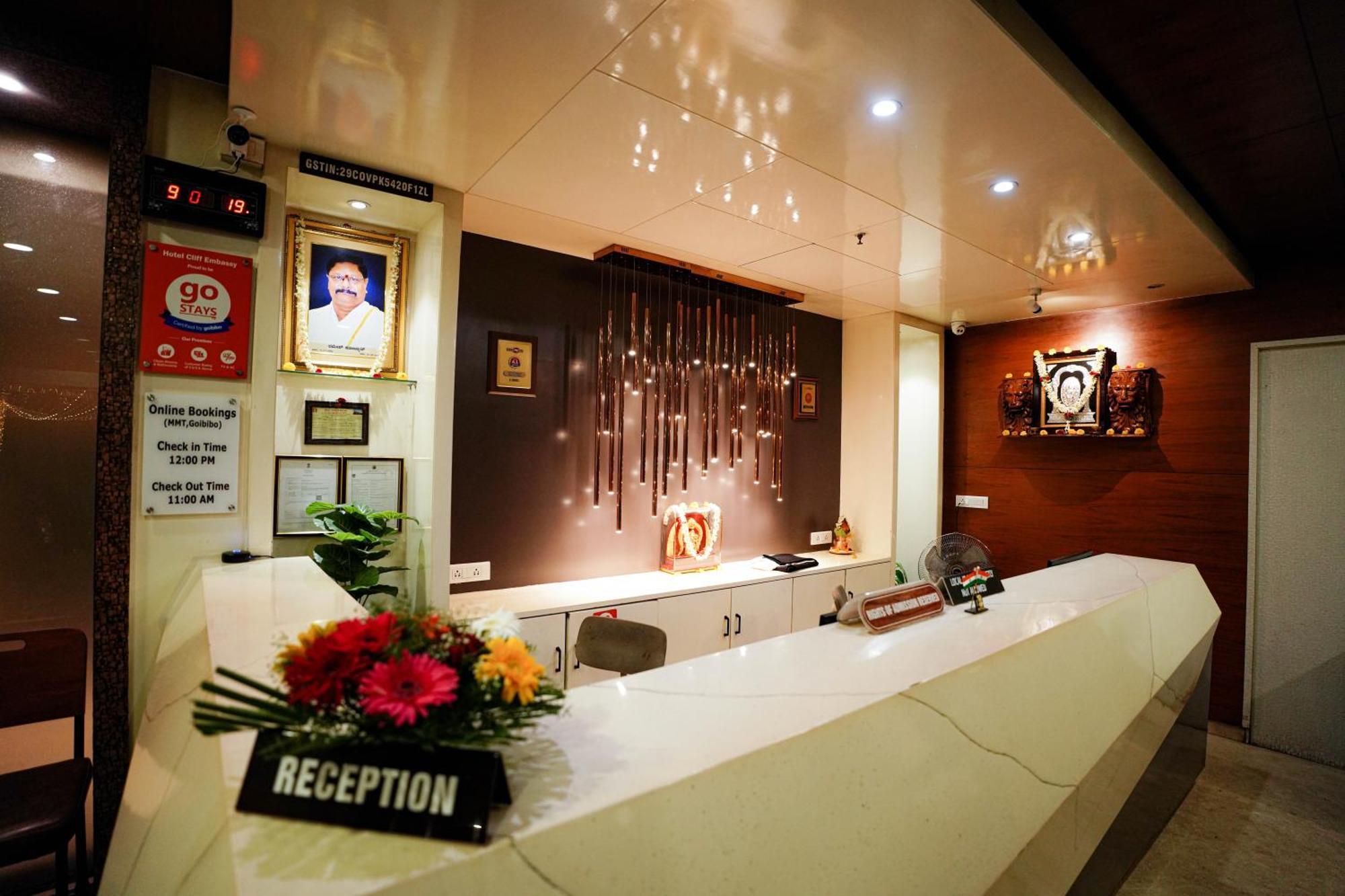 Cliff Embassy Banquet And Suites シモガ エクステリア 写真