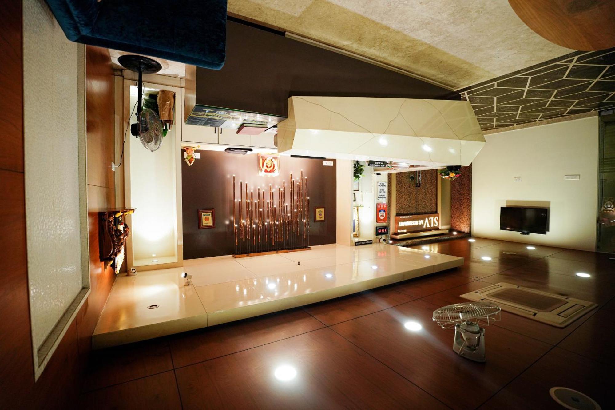 Cliff Embassy Banquet And Suites シモガ エクステリア 写真