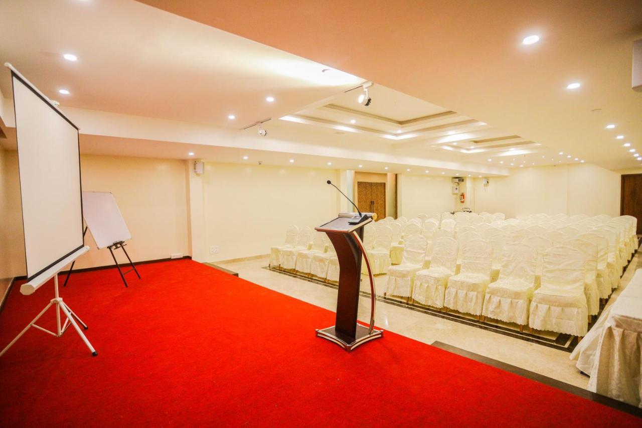 Cliff Embassy Banquet And Suites シモガ エクステリア 写真
