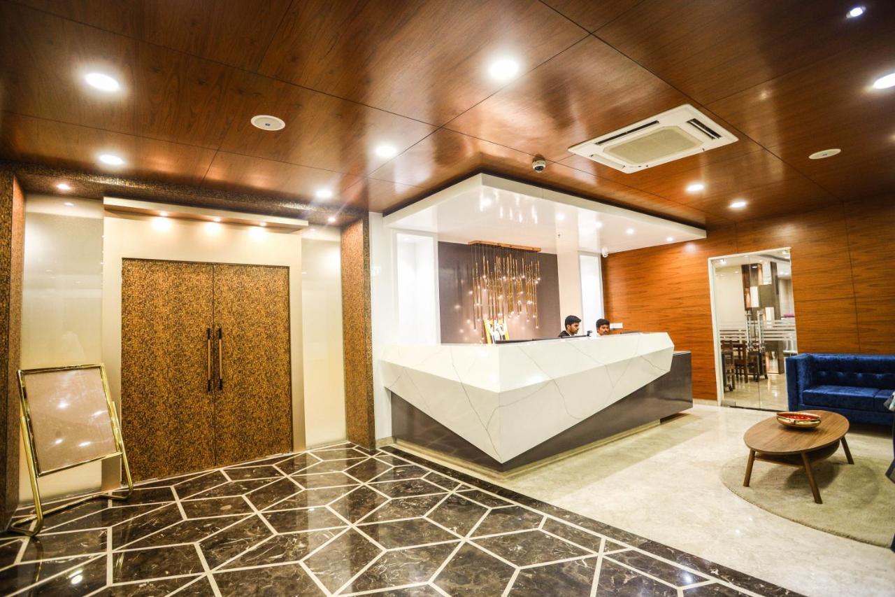 Cliff Embassy Banquet And Suites シモガ エクステリア 写真